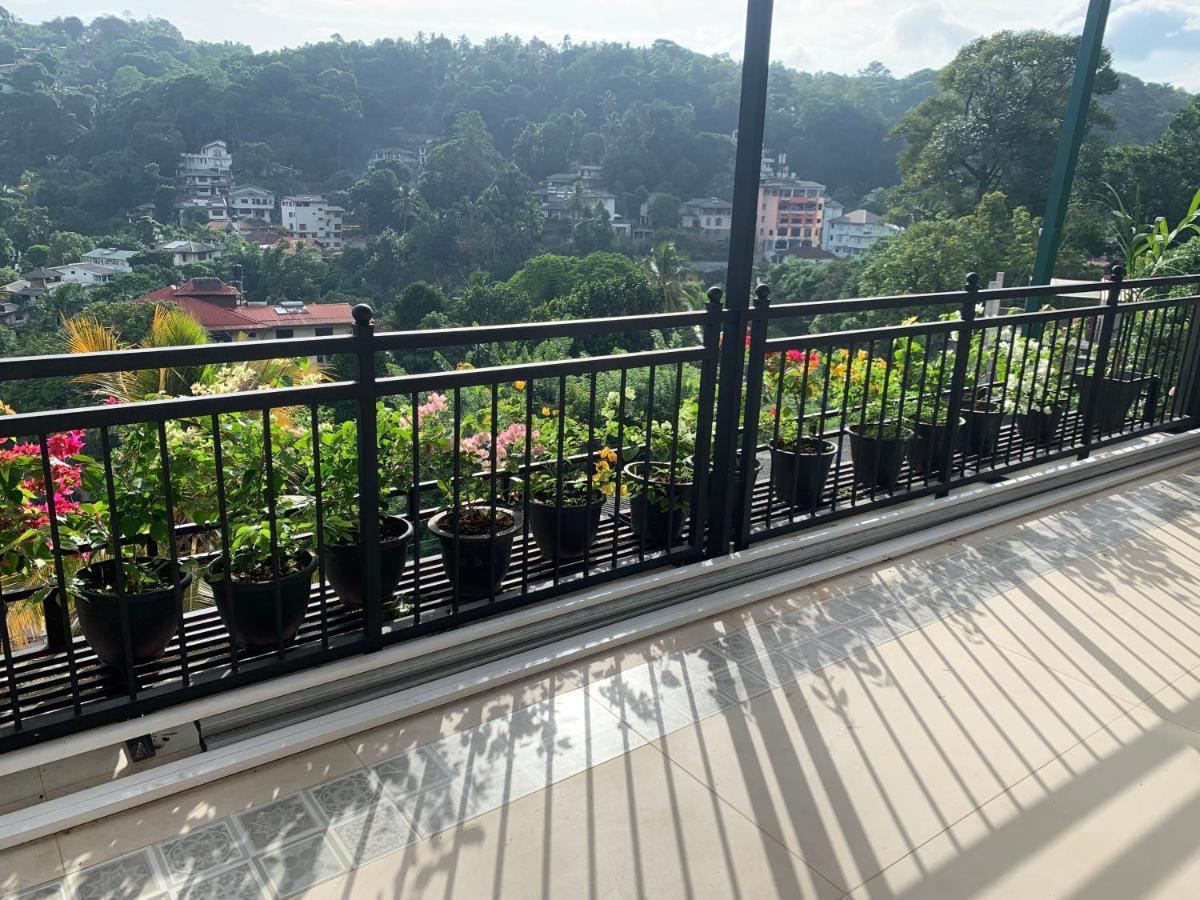 Luxury Apartment The Walkers Nest Kandy Ngoại thất bức ảnh