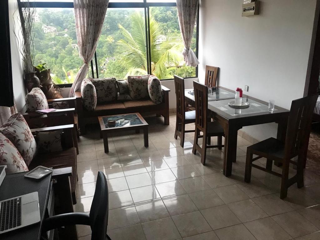 Luxury Apartment The Walkers Nest Kandy Ngoại thất bức ảnh