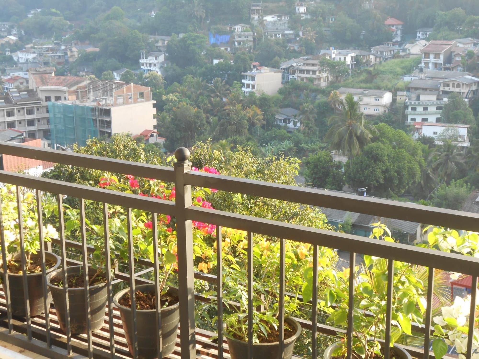 Luxury Apartment The Walkers Nest Kandy Ngoại thất bức ảnh
